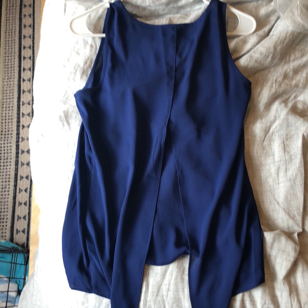 Top - Picture 2 of 2